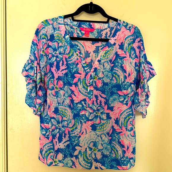 Lilly Pulitzer Quinna Short Sleeve Top, Blue Tang Sitting Seaside - Picture 2 of 8